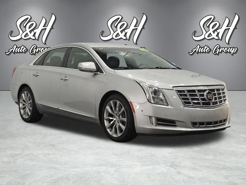 Used 2015 Cadillac XTS Luxury w/ Driver Awareness Package FWD image 2