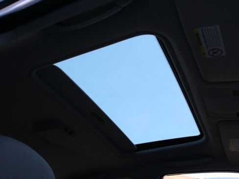 Used 2003 BMW 325i Sedan image 24