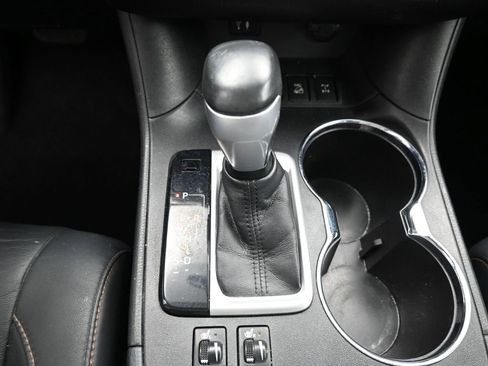 Used 2015 Toyota Highlander XLE image 26