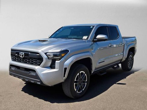Used 2024 Toyota Tacoma TRD Sport w/ TRD Sport Premium Package AWD/4WD image 7