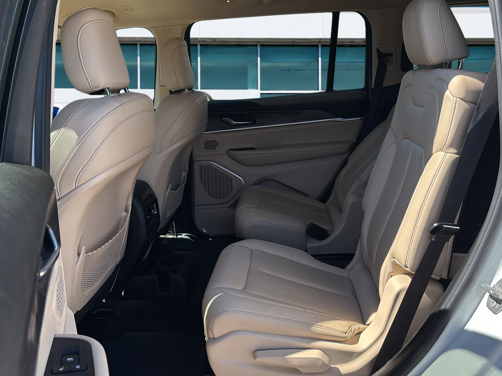 Used 2021 Jeep Grand Cherokee L Limited RWD image 11