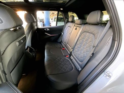Used 2025 BMW X5 xDrive40i w/ M Sport Package image 19