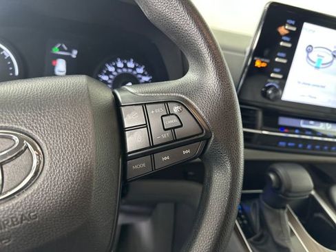 Used 2024 Toyota Sienna LE image 16