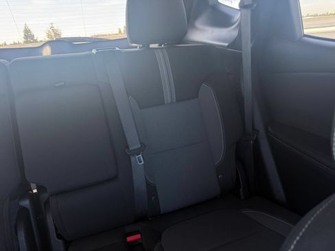 Used 2025 Chevrolet Blazer LT FWD image 37