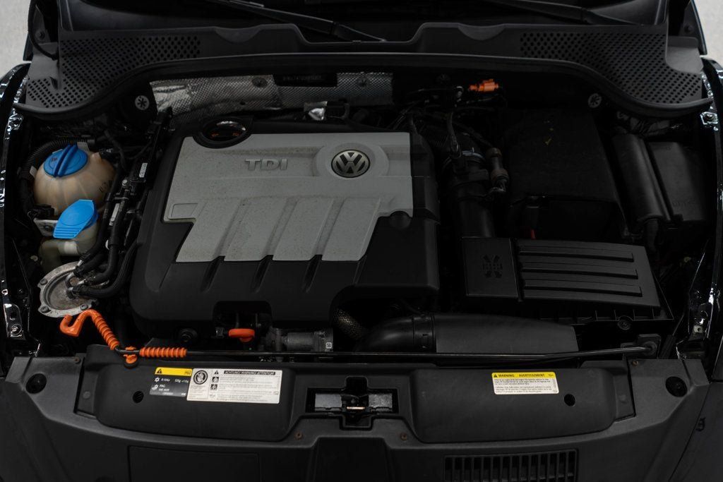 Used 2013 Volkswagen Beetle TDI FWD image 28