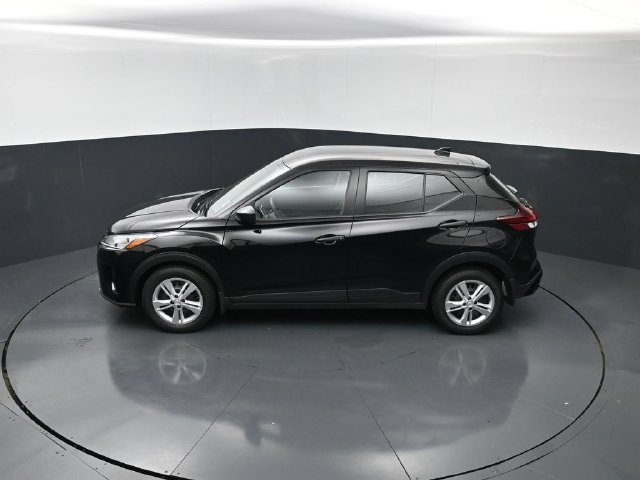 Certified 2025 Nissan Kicks Play S FWD image 26
