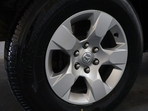 Used 2019 RAM 1500 Big Horn RWD image 33