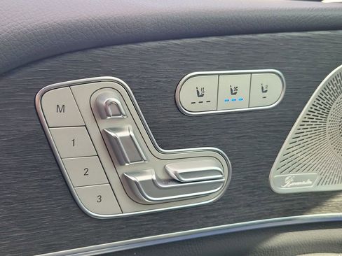 Used 2026 Mercedes-Benz GLS 450 4MATIC image 36