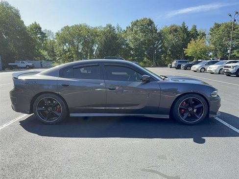 Used 2016 Dodge Charger R/T Scat Pack w/ Technology Group RWD image 6