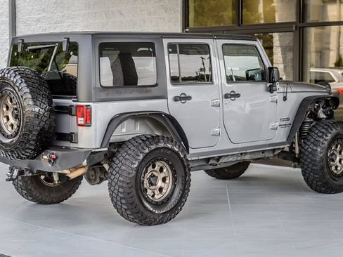 Used 2017 Jeep Wrangler Unlimited Sport w/ Quick Order Package 24S AWD/4WD image 9