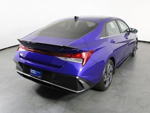 Certified 2025 Hyundai Elantra Limited w/ Cargo Package image 16