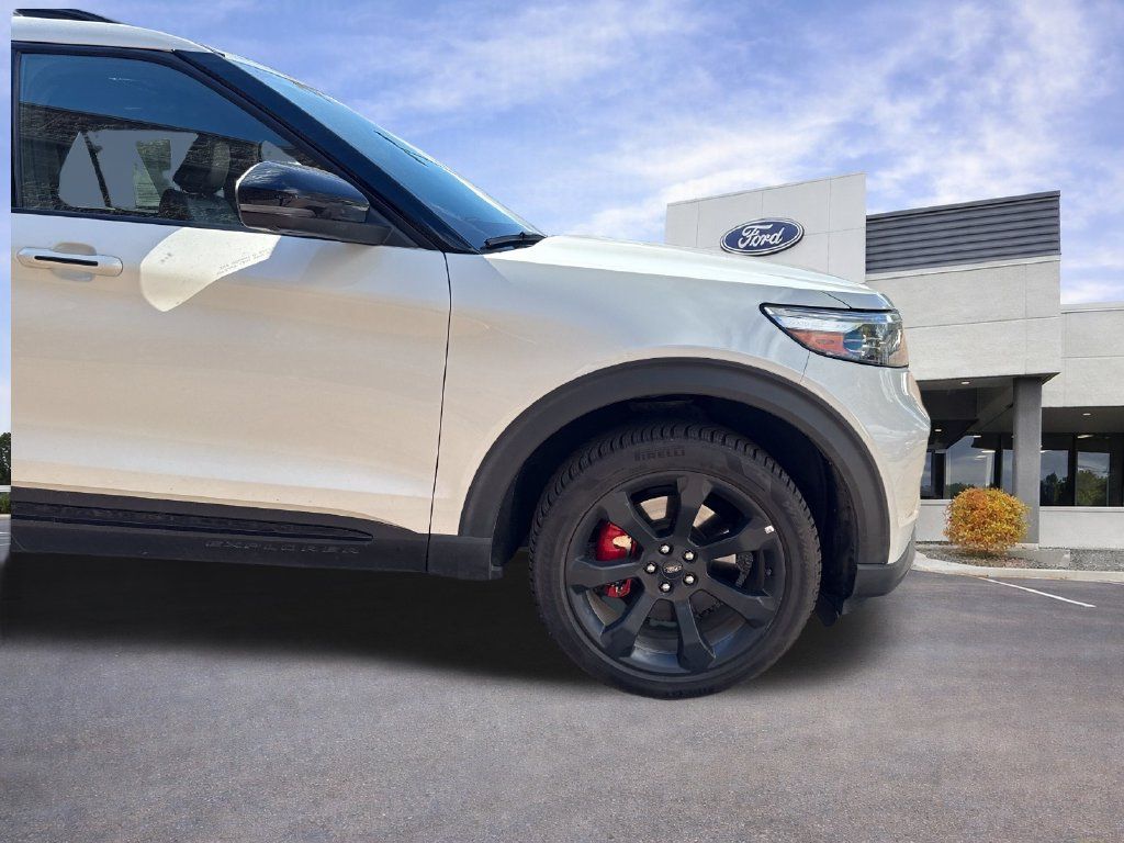 Used 2023 Ford Explorer ST w/ Equipment Group 401A AWD/4WD image 33