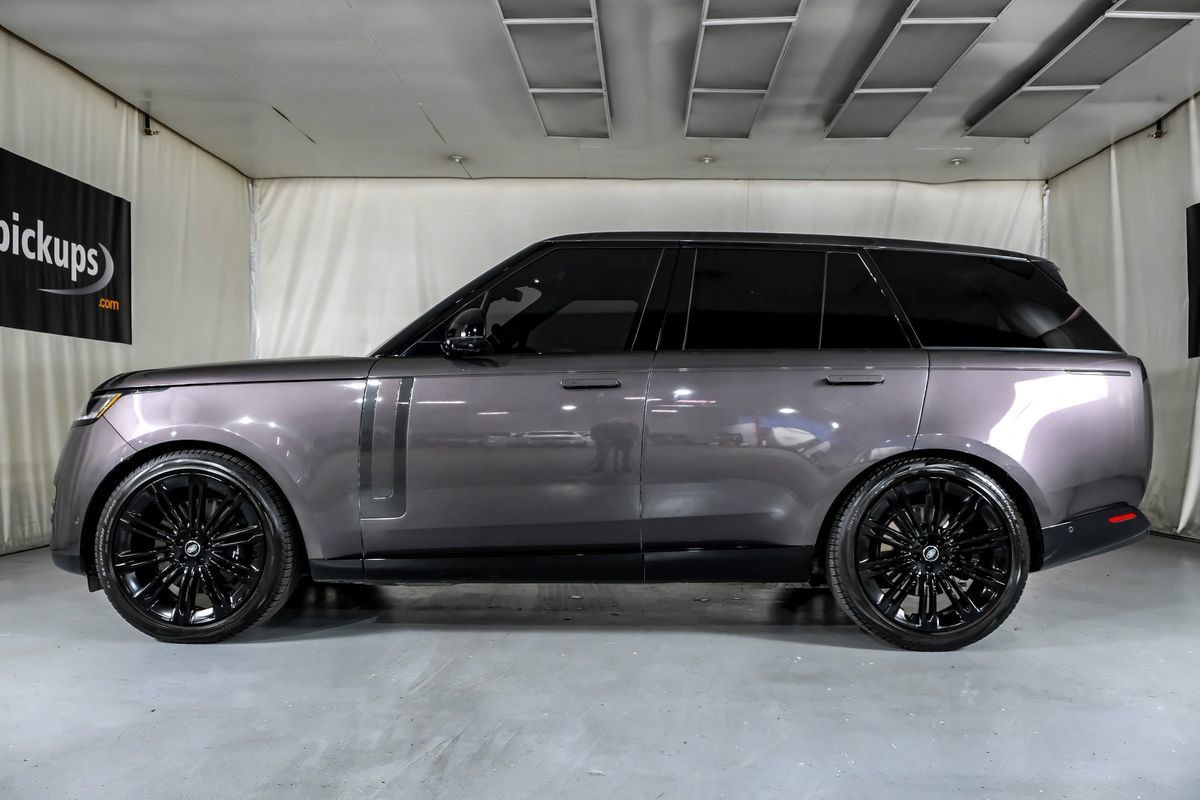 Used 2024 Land Rover Range Rover SE AWD/4WD image 11