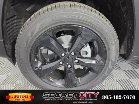 New 2026 Jeep Grand Cherokee Limited AWD/4WD image 9