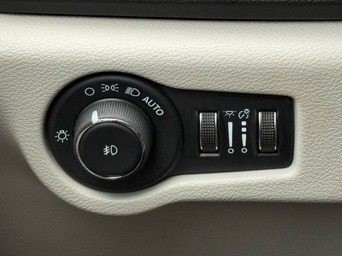 Used 2023 Nissan Altima 2.5 SV image 17