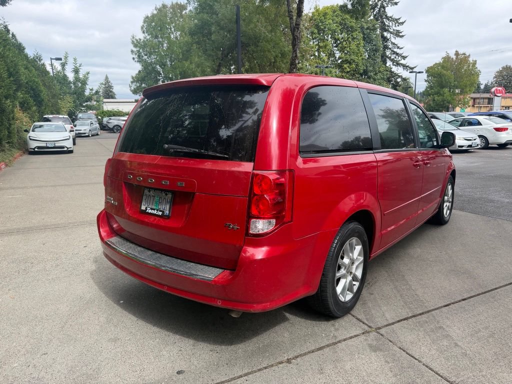 Used 2013 Dodge Grand Caravan R/T w/ Safety Sphere Group FWD image 4