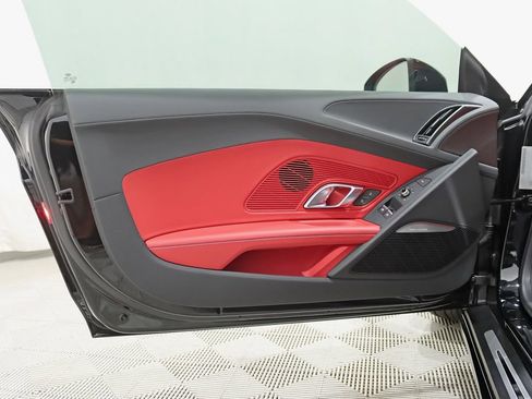 Used 2021 Audi R8 V10 w/ Premium Package RWD image 31
