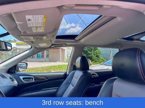 Used 2020 Nissan Pathfinder SL AWD/4WD image 10