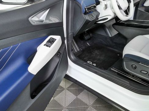 Used 2023 Volkswagen ID.4 Pro S RWD image 10