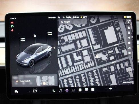 Used 2023 Tesla Model Y Long Range image 28