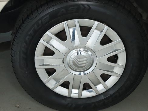 Used 2005 Mercury Grand Marquis GS image 37