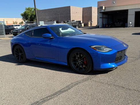 Certified 2025 Nissan Z Performance w/ Floor Mat Package RWD image 3