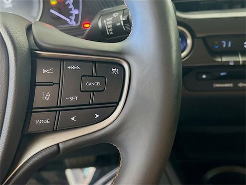 Used 2020 Lexus UX 250h image 17