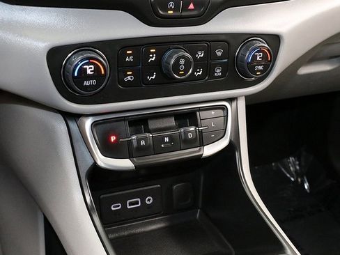 Used 2023 GMC Terrain SLE w/ Driver Convenience Package image 19