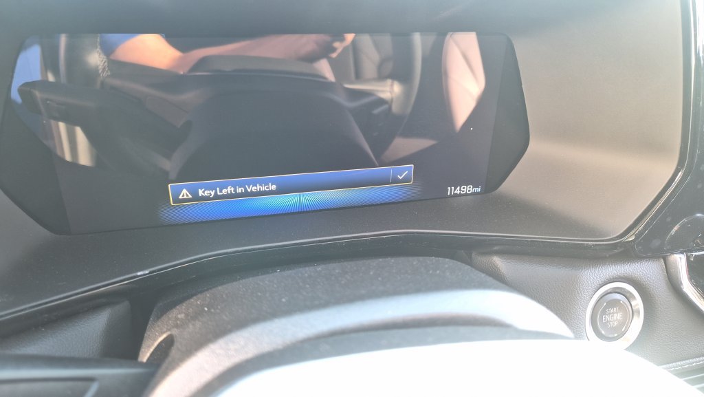 Used 2025 Chevrolet Colorado LT w/ LT Convenience Package RWD image 14