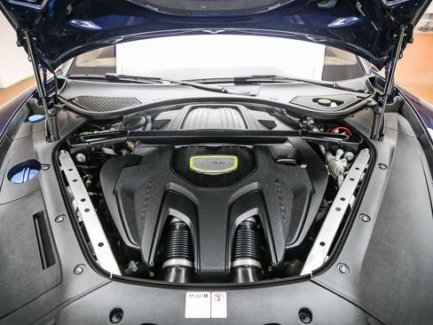 Used 2020 Porsche Panamera 4 E-Hybrid AWD/4WD image 32
