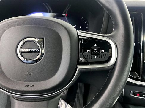 Used 2025 Volvo V60 B5 Cross Country Plus AWD/4WD image 19