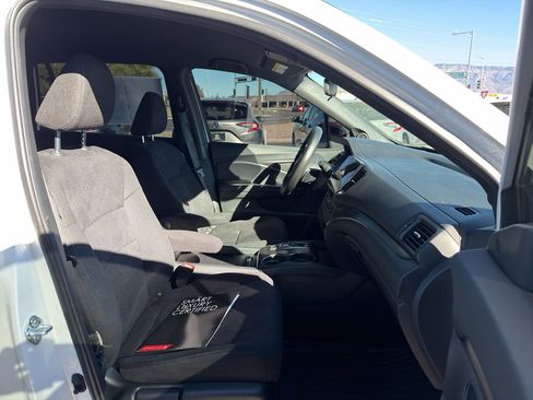 Used 2022 Honda Pilot Sport image 13