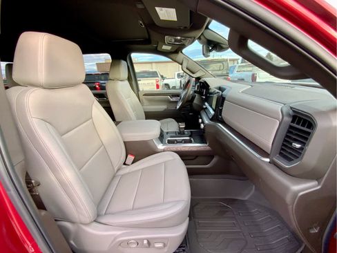 New 2026 GMC Sierra 1500 SLT image 27