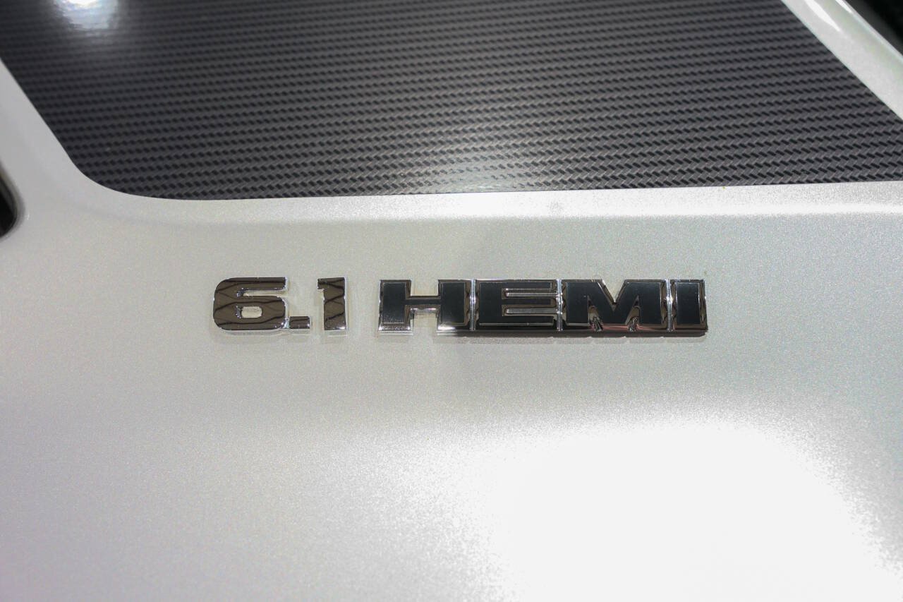 Used 2009 Dodge Challenger SRT8 RWD image 23