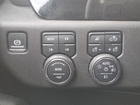 Used 2025 Chevrolet Silverado 2500 LTZ w/ LTZ Plus Package AWD/4WD image 23