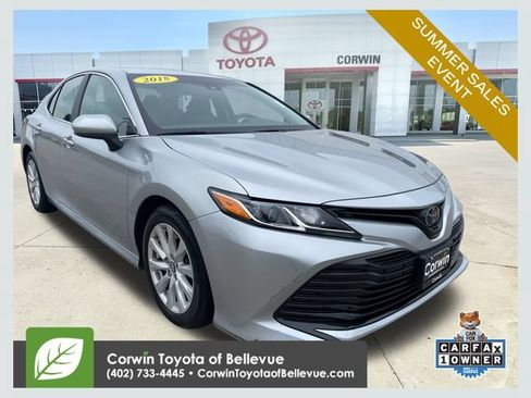 Used 2018 Toyota Camry LE FWD image 1