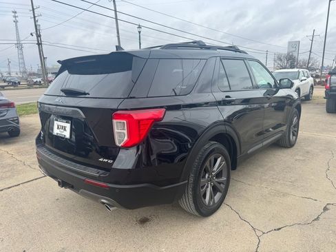 Used 2022 Ford Explorer XLT w/ Equipment Group 202A image 5