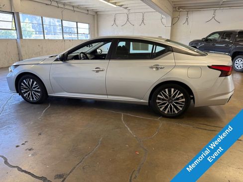 Used 2024 Nissan Altima 2.5 SV FWD image 4