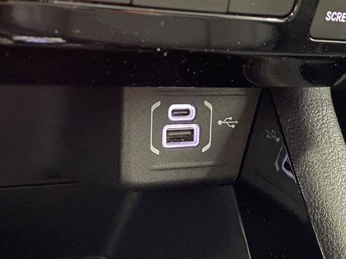 New 2025 Jeep Compass Latitude w/ Sun & Sound Group image 23