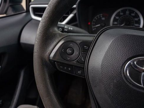 Used 2020 Toyota Corolla LE FWD image 16