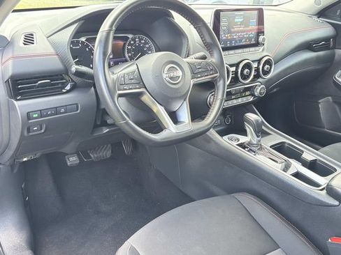 Used 2025 Nissan Sentra SR FWD image 18