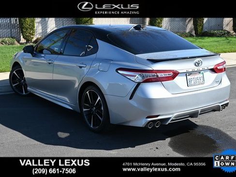 Used 2020 Toyota Camry XSE image 4