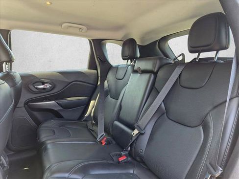 Used 2019 Jeep Cherokee Limited AWD/4WD image 19