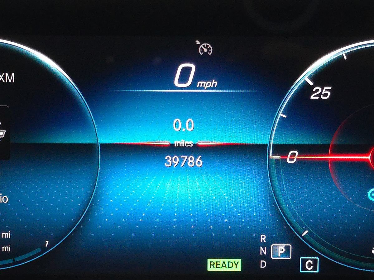 Used 2023 Mercedes-Benz EQB 300 4MATIC w/ Pinnacle Package image 30