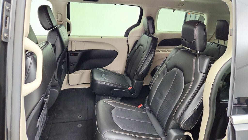 Used 2021 Chrysler Voyager Lxi FWD image 20