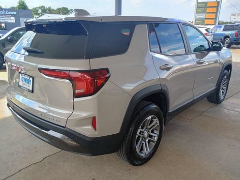 Used 2026 GMC Terrain Elevation w/ Technology Package II FWD image 5