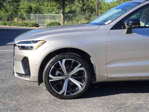Used 2025 Volvo XC60 B5 Ultra w/ Protection Package Premier image 8