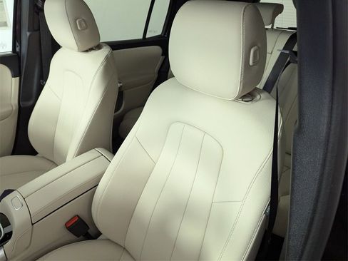 New 2026 Mercedes-Benz GLB 250 image 8