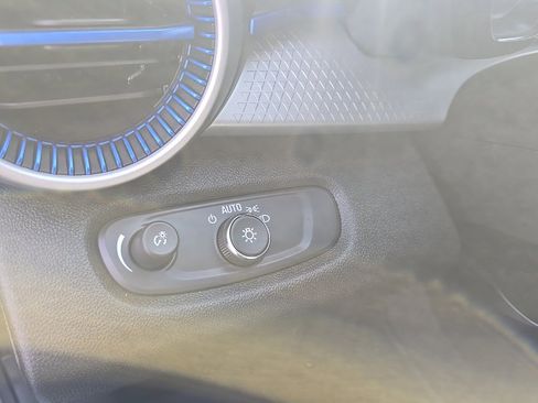 Used 2024 Chevrolet Trax LS image 20