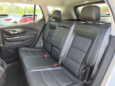 Used 2024 GMC Terrain SLT FWD image 19